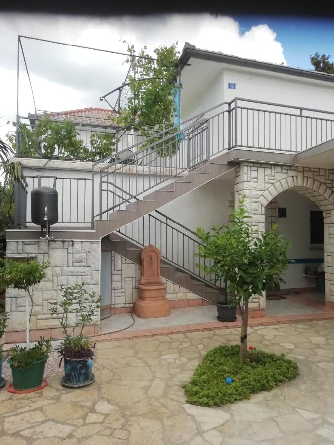 Apartment Hajduk Starigrad Paklenica Eksteriør billede