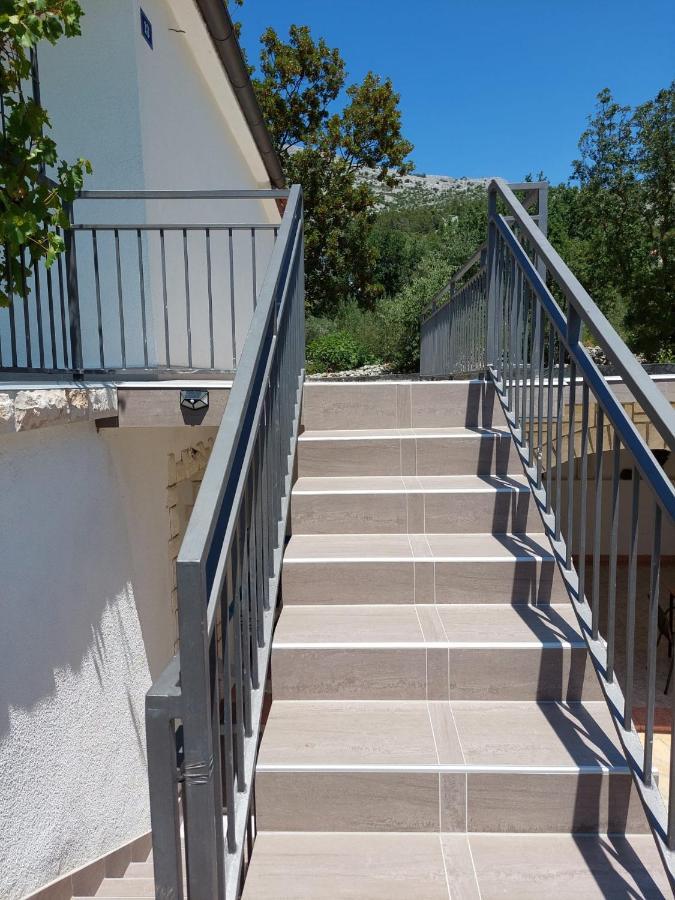 Apartment Hajduk Starigrad Paklenica Eksteriør billede