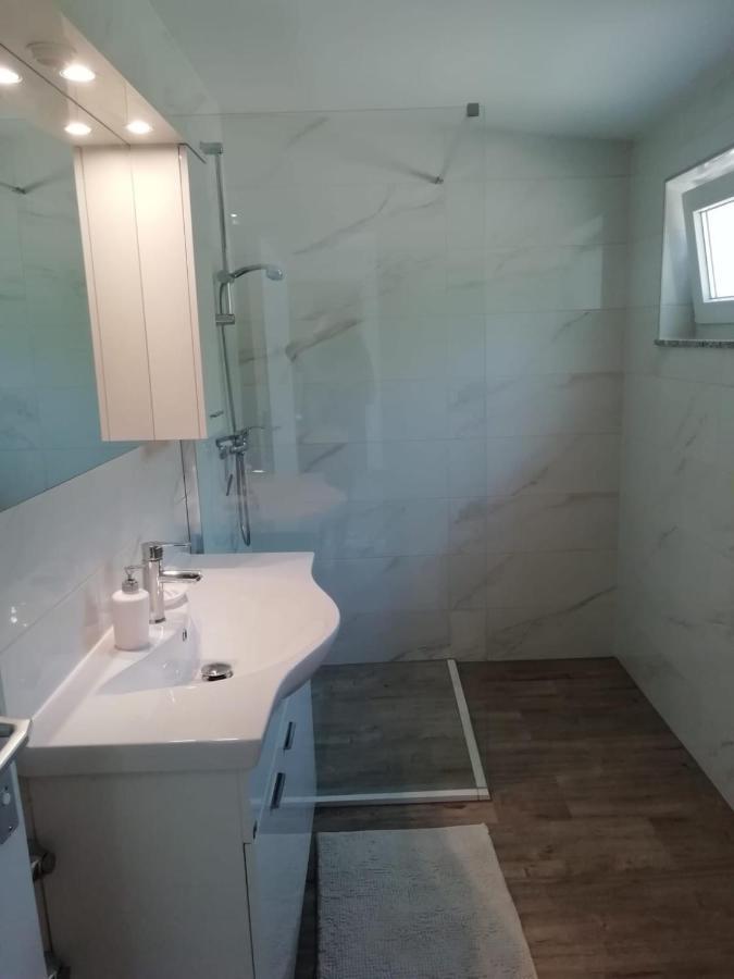 Apartment Hajduk Starigrad Paklenica Eksteriør billede