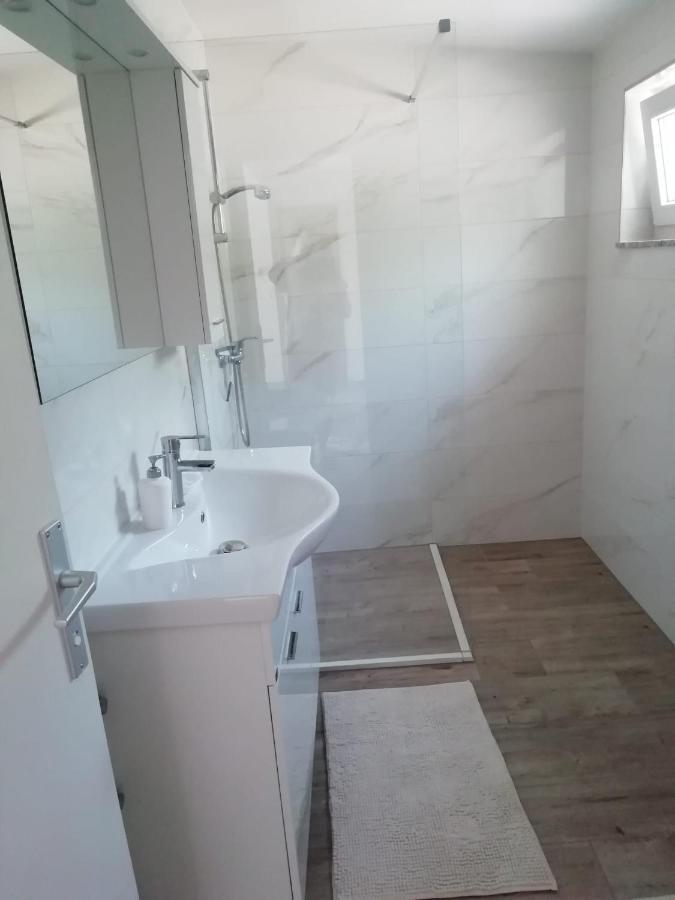 Apartment Hajduk Starigrad Paklenica Eksteriør billede