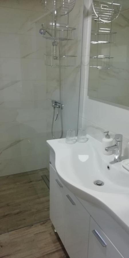 Apartment Hajduk Starigrad Paklenica Eksteriør billede