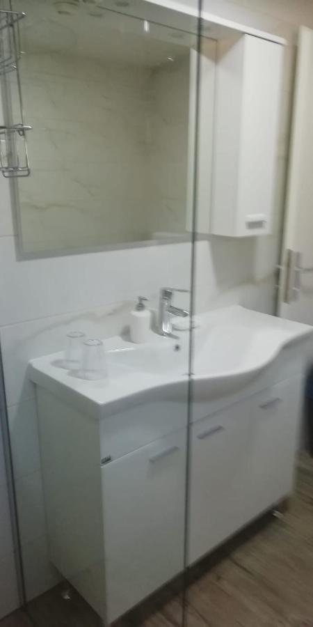 Apartment Hajduk Starigrad Paklenica Eksteriør billede